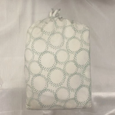 Circle Print King Sheet Set - King Flat Sheet/Filted Sheet/2 Pillowcase - Image 1 of 4