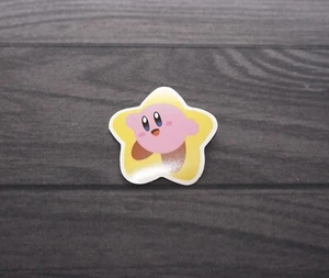 Kirby | Calcomanía adhesiva Kirby Sitting On Star | Ideal para botellas, computadoras portátiles, etc. - Imagen 1 de 4