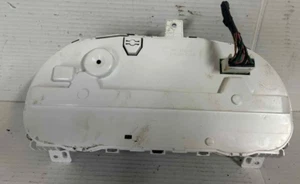 2008-2009 Mitsubishi Outlander Speedometer Cluster 8100A113 - Picture 1 of 3