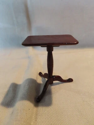 Casa de muñecas miniatura vintage de madera Queen Anne mesa ocasional lateral de tres patas Foto 1 de 4