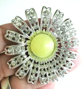 Vintage Daisy Flower Yellow Thermoset Cab Clear Rhinestone Pot Metal Pin 2-3/8" - Picture 1 of 5