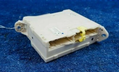 LEXUS IS 350 2006-2010 OEM CAJA RELÉ DE FUSIBLES BLOQUE DE CONEXIONES 82730-53050 Foto 1 de 4