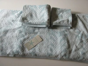 Resort Collection Pineapple Print 100% Cotton Blue/White 3 Piece Towel Set New - Picture 1 of 3