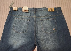 Akademiks Jeanius Jeans Uomo Denim 50W x 32L Blu - Foto 1 di 4