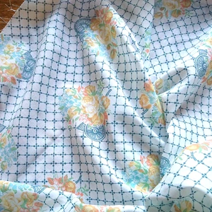 Vintage Blumenstoff leicht 45" x 11 Yards Mischgewebe Blumenwagen NEU - Bild 1 von 6