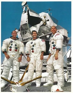 ORIGINAL NASA APOLLO 12 CREW LITHOGRAPH - Picture 1 of 2