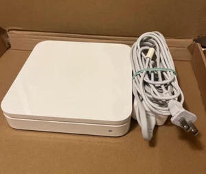 Apple AirPort Extreme 2nd 802.11n Wireless Router w/USB A1143 Reset w/power - Picture 1 of 5