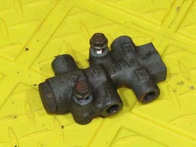 1986-1993 Mazda B2000 B2200 OEM brake proportioning valve w/ bolts 89 90 91 92 - Image 1 of 4