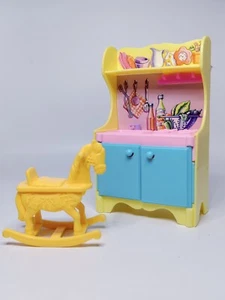 (Replacement Horse + Stove/Kitchen Sink) for VTG 2002 Shelly Kelly Playroom - Picture 1 of 4