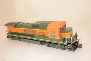 Atlas O Dash 8-40B Diesel Locomotive BNSF #8601 - Picture 1 of 14