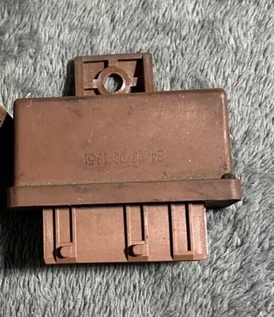 RELAIS D'ORIGINE  POMPE DE GAVAGE PSA 2L HDI RHY RHX RHZ   240109 BITRON - Image 1 of 1