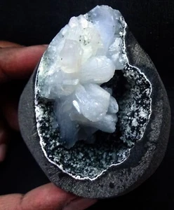 STILBITE BOWS FORMATION IN CHALCEDONY MATRIX GEODE ROCKS MINERALS SPECIMENS - Picture 1 of 4