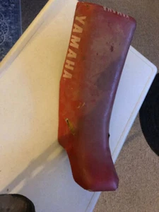 1984/85 Yamaha YZ 125 L/N Seat 38W-W2473-10-00 - Picture 1 of 5