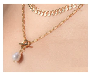 Collana Perla Naturale D'Acqua Dolce Fermaglio Merluzzo Placcato Oro 18 Carati - Foto 1 di 5