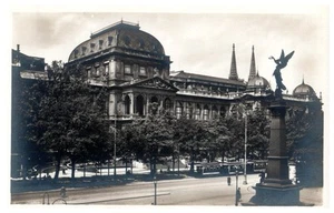 Vintage Vienna University Liebenberg Monument Austria Postcard - Picture 1 of 2