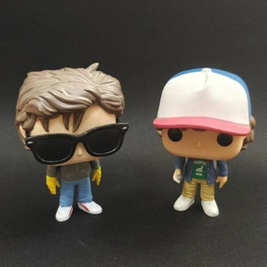 Funko Pop! Stranger Things Set Steve Sonnenbrille #638 DUSTIN Kompass #424 ohne Box - Bild 1 von 13