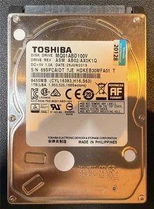 Disco duro Toshiba, 1 TB, MQ01ABD100V, ASM AB02/AX0K1Q, S/N: 69SPCAIDT, SATA - Imagen 1 de 1