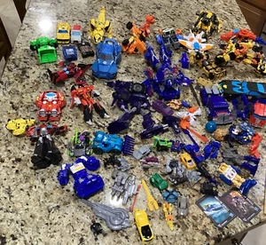 Lote Transformers Grandes y Micro Coches Aviones Tarjetas Dinosaurio - Imagen 1 de 15