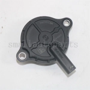 Genuine Engine Variable Valve Timing (VVT) Solenoid MW258289 - Picture 1 of 13
