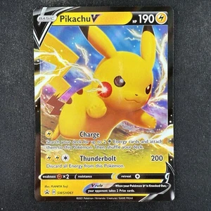 Pokemon TCG Pikachu V Schwert & Schild SWSH061 Black Star Promo Holo Karte - Bild 1 von 2