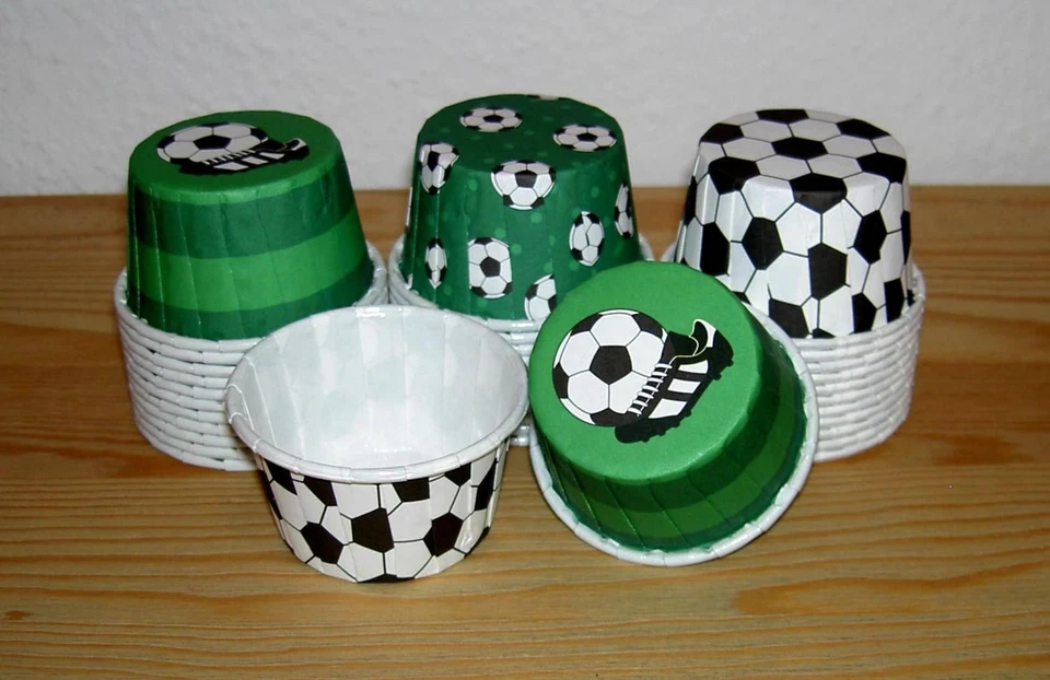 Backform/Crinkle Cups aus Papier „FUSSBALL“ mini - 36 Stück, Cupcake, Muffins - Bild 1 von 1