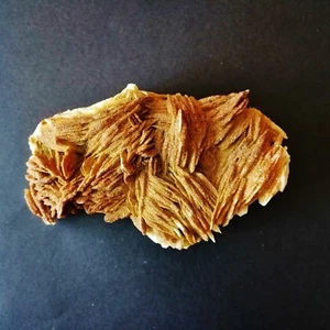 Vanadinite Specimen on Crested Barite, from Morocco/413 grams (COLLECTION) - Picture 1 of 1