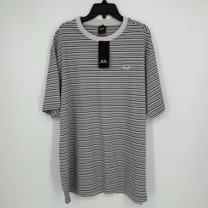 Oakley Relax Striped Tee T-shirt Mens Size Large Short Sleeves Regular Fit - Picture 1 of 3