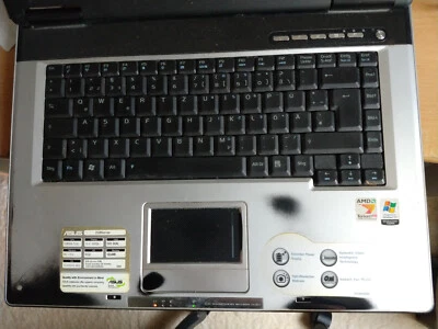 Asus Z53M Notebook,1GB Ram,kein Netzteil, keine FP, AMD Turion64x2,siehe  Bilder - Bild 1 von 4