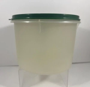 Tupperware 263-5 Frosted Storage Container with 238-17 Green Lid / Seal - Clean - Picture 1 of 3