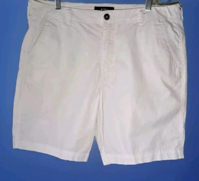 Pantalones cortos de algodón chino blanco Aero para hombre talla 36 Foto 1 de 4