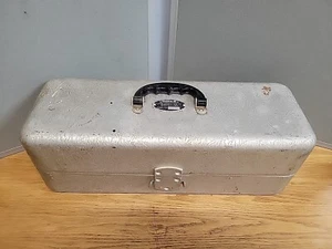 Vtg UMCO Model 400 Aluminum Silver Fishing Tackle Box 2 Tier Trays Black Handle - Picture 1 of 9