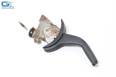 Mitsubishi Outlander 2008-17 palanca de manija de liberación de freno de estacionamiento de emergencia OEM Foto 1 de 4