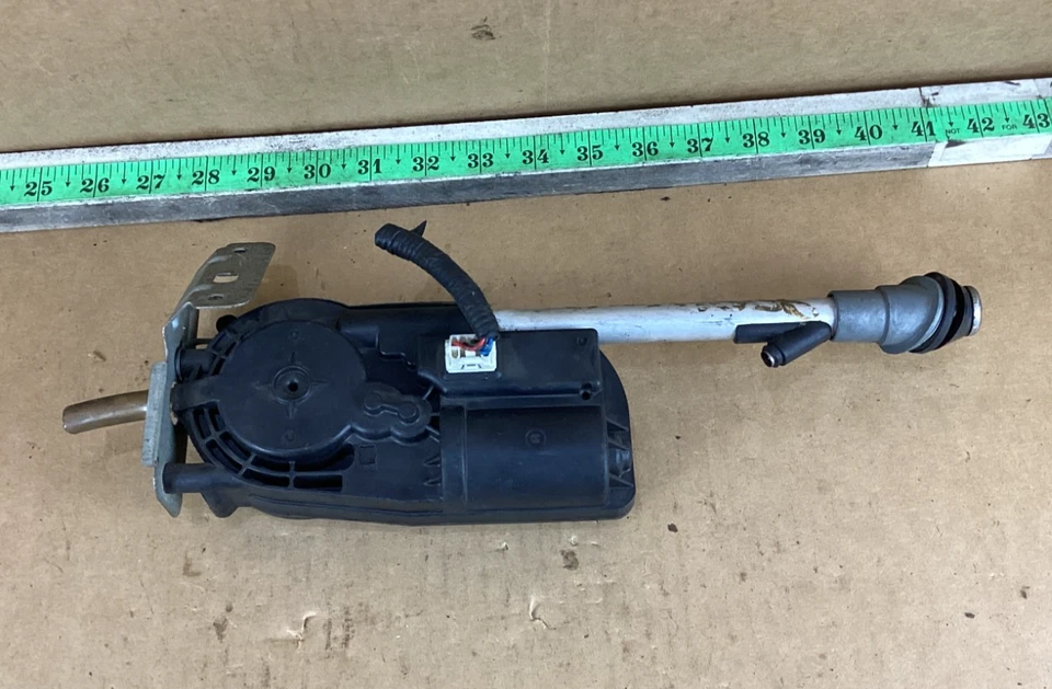 Antena de alimentación de radio aérea Nissan Altima 1993-1997 645-96ALTIMA Foto 1 de 4