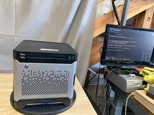 HP ProLiant MicroServer Gen8 TPS-W003 con 12 GB de RAM sin disco duro - Imagen 1 de 7