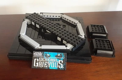 LEGO Star Wars - 10186 - UCS General Grievous - Stand w/ Sticker - Used - Image 1 of 4