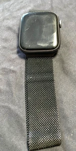 Correa deportiva Apple Watch Series 5 44 mm gris espacial aluminio negro MWVF2LLA WChargr - Imagen 1 de 4