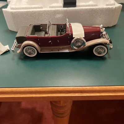 FRANKLIN MINT 1930 DUESENBERG J DERHAM TOURSTER. CUSTOM CASE INCLUDED. SEE PHOTO - Image 1 of 4