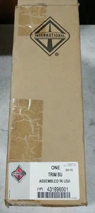 NEW OEM ORIGINAL International Rear Bumper Trim 431896001 - Picture 1 of 4
