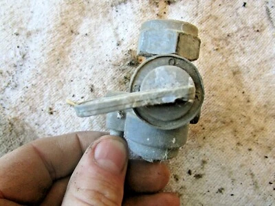 Kawasaki S2350 S2 350 1972 tanque de gasolina conjunto de válvula de llave de paso Foto 1 de 3