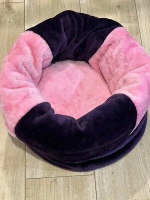 SACO ACURRUCADO ROSA DE PIEL SINTÉTICA DE LUJO CON BASE ACOLCHADA COJÍN CAMA PARA CACHORROS MASCOTAS Foto 1 de 4