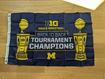 Universidad de Michigan Wolverines Bandera UM Baloncesto Big 10 Campeón 2017-2018 Foto 1 de 2