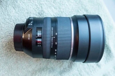 Lente zoom ultra gran angular Tamron 15-30 mm f/2,8 para cámara Nikon FX COMO NUEVO Foto 1 de 4