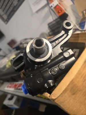 bomba de direção hidráulica gmc acadia, buick enclave, chevy equinox, saturn outlook - Imagem 1 de 3