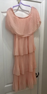 Vestido de Cóctel Rosa MCM Vintage Años 70 Fluido Melocotón Plisado Vestido Hombro Descubierto Foto 1 de 4