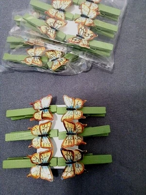 Bastelmaterial mini Holzklammern bunte Schmetterlinge grün ca 5 cm  6 er Pack - Bild 1 von 2