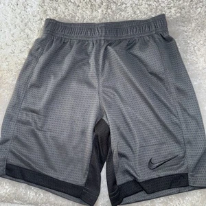 Nike Boy's Mesh Shorts in Gray Size 6/M age 5-6 years - Picture 1 of 5