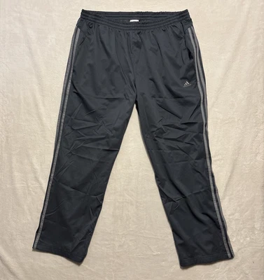 Calça Adidas Windbreaker Track Masculina 2XL Cinza Zíper no Tornozelo Climalite Proof 40x32 - Imagem 1 de 4