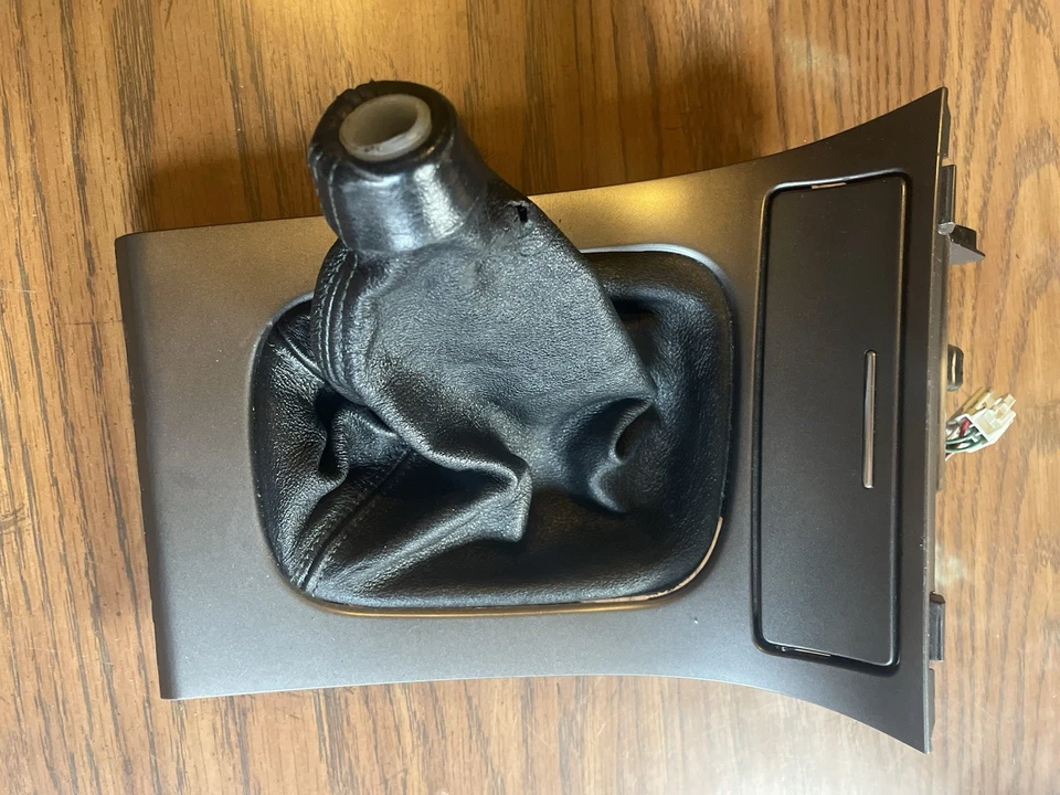 Bota de câmbio 2005-2009 Subaru Legacy Gt couro preto usada - Imagem 1 de 4