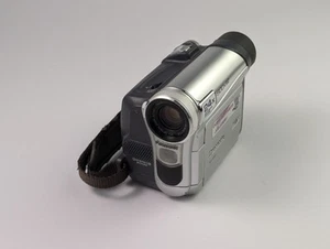 Vintage Panasonic NV-GS11GK miniDV Camcorder Handycam Japan - For Parts/Repair - Bild 1 von 9