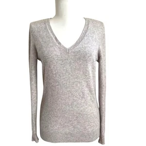 C By Bloomingdales 100% Cashmere V Neck Sweater M Quiet Luxury Preppy Old Money - Picture 1 of 8